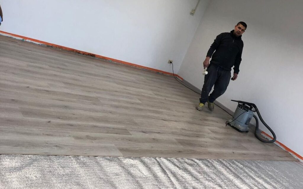posa di parquet tradizionale